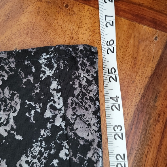 Skinny Girl Bailey Seamless Pull-On Legging in Gunmetal Snakeskin - Picture 9 of 9